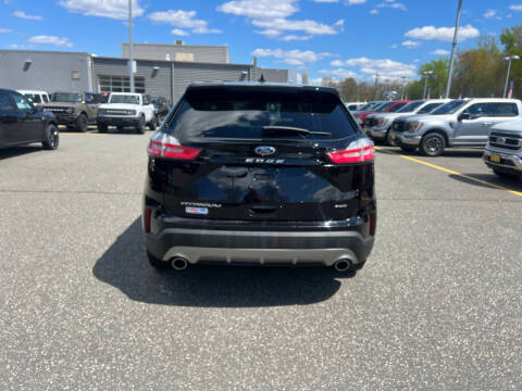 2022 Ford Edge Titanium