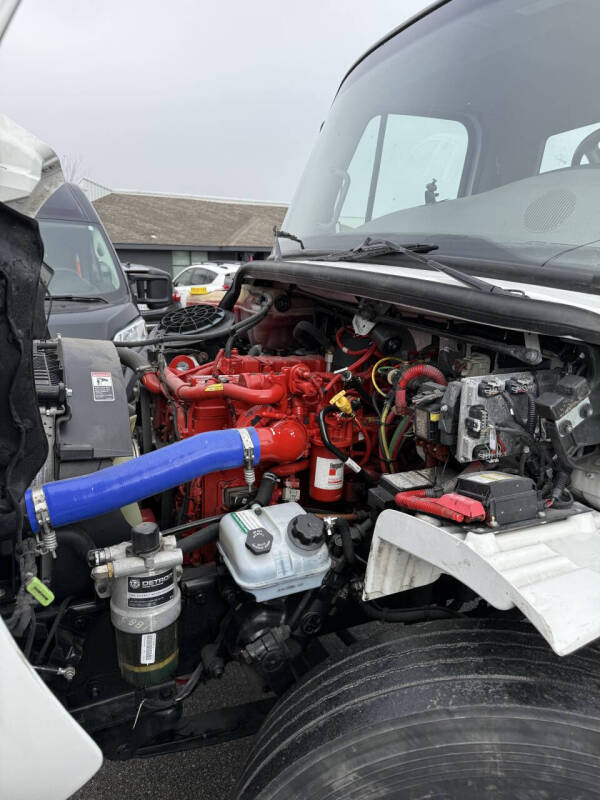 2022 Freightliner M2 106