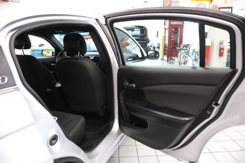 2012 Chrysler 200 LX