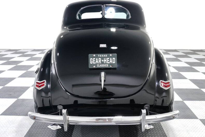 1940 Ford Deluxe
