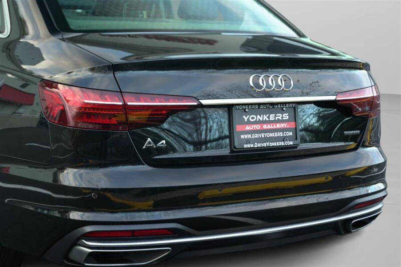 2022 Audi A4 quattro Premium 40 TFSI