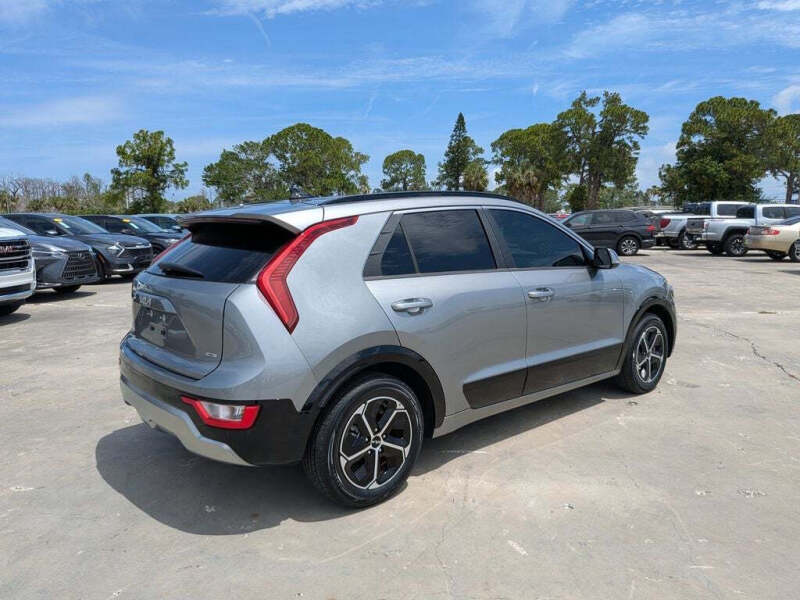2024 Kia Niro SX