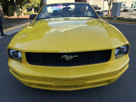 2005 Ford Mustang V6 Deluxe
