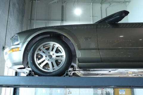 2005 Ford Mustang