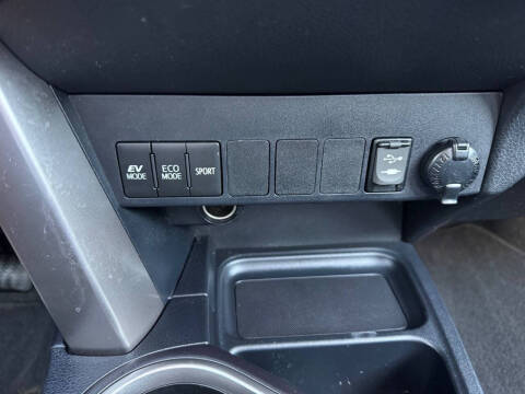 2017 Toyota RAV4 Hybrid XLE