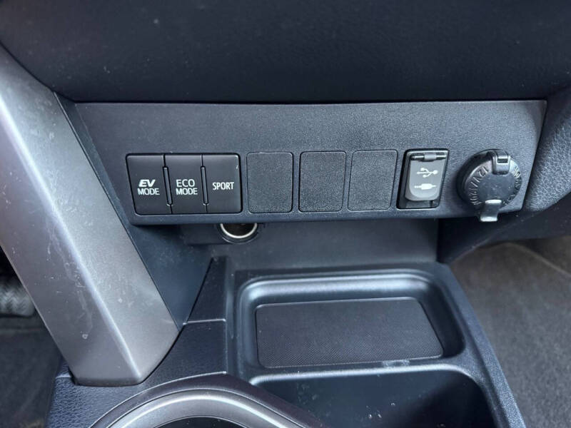 2017 Toyota RAV4 Hybrid XLE