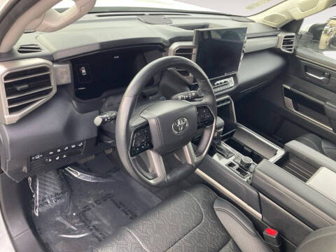 2023 Toyota Sequoia SR5