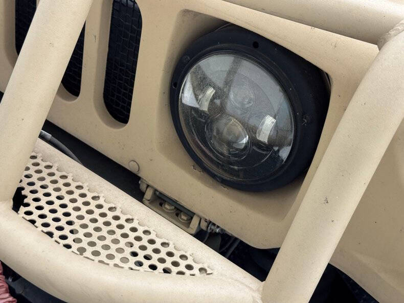 2005 AM General Hummer