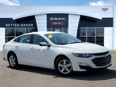2019 Chevrolet Malibu for sale at Betten Baker Preowned Center in Twin Lake MI