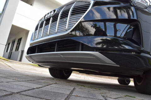 2022 Audi e-tron quattro Premium