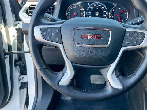 2022 GMC Acadia SLT