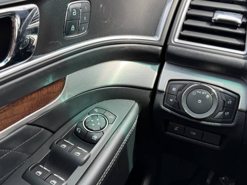 2017 Ford Explorer Platinum
