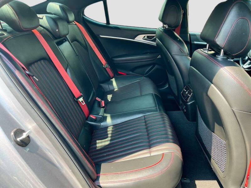 2023 Genesis G70