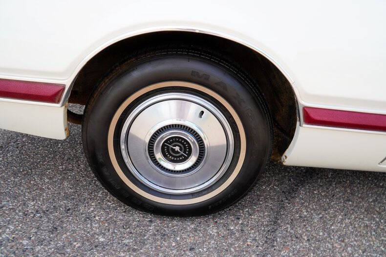 1976 Ford Thunderbird