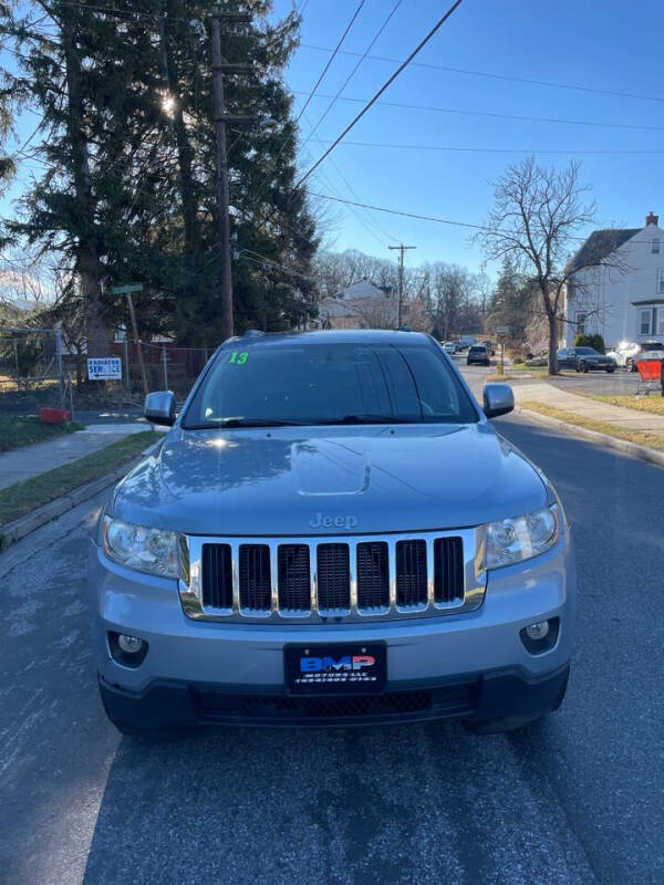 Jeep Grand Cherokee's photo