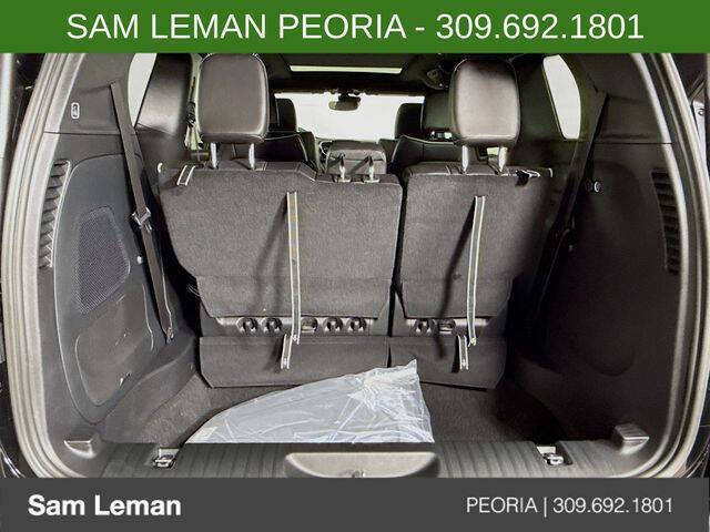 2027 Chrysler Pacifica Limited