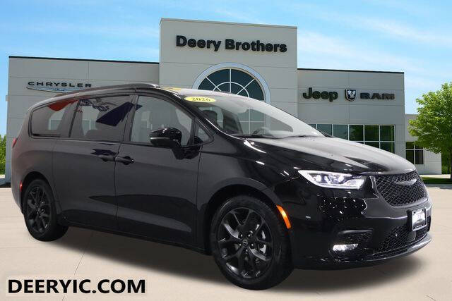 2026 Chrysler Pacifica Select