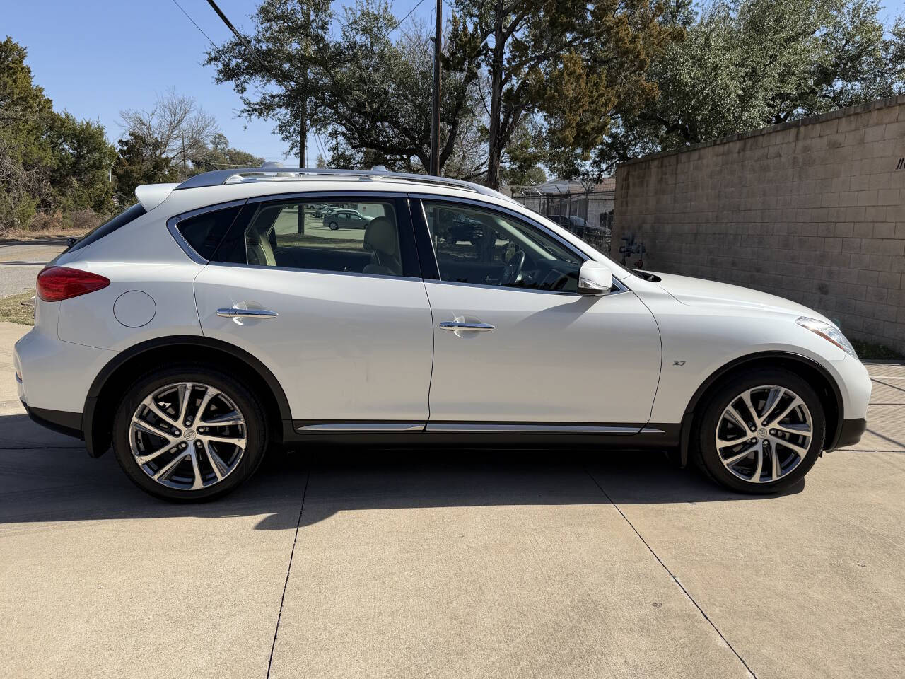 Used Car 2017 Infiniti Qx50  Base Awd 4dr Crossover For Sale Under $15,000 In Austin, Texas