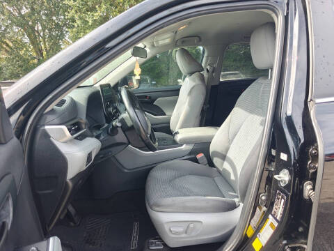 2023 Toyota Highlander LE