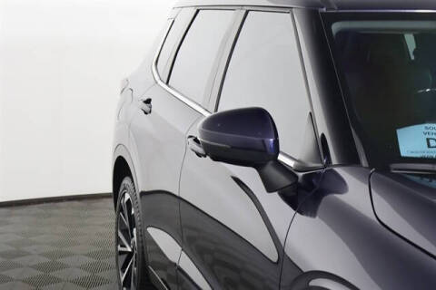 2023 Mitsubishi Outlander SE