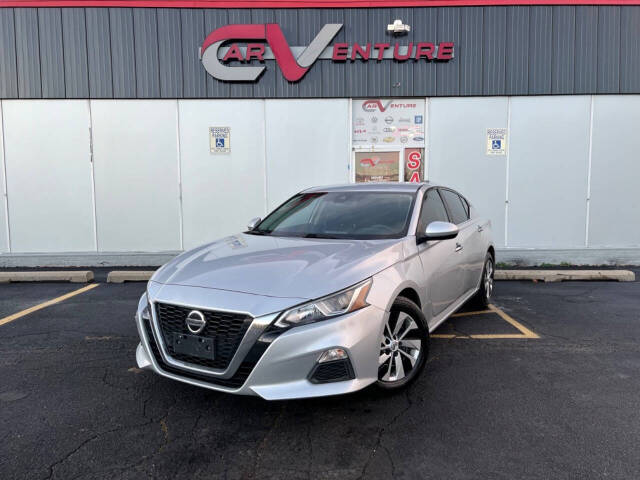 2021 Nissan Altima for sale at Carventure in Lansing, MI