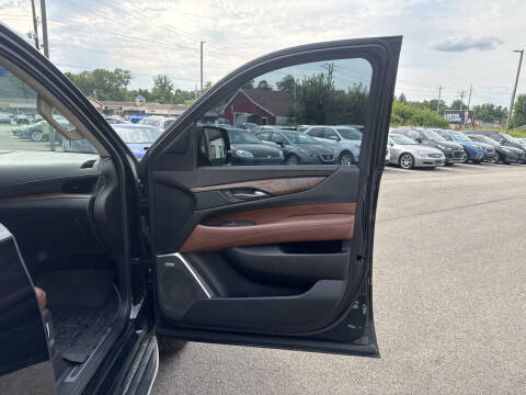 2017 Cadillac Escalade ESV Luxury