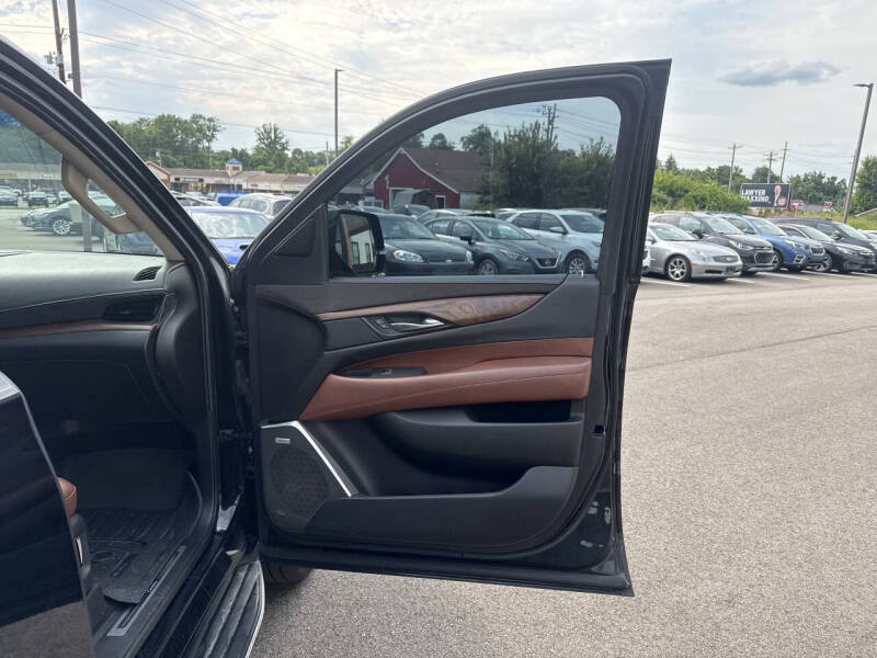2017 Cadillac Escalade ESV Luxury