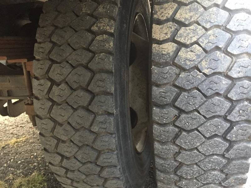 2006 International CF600