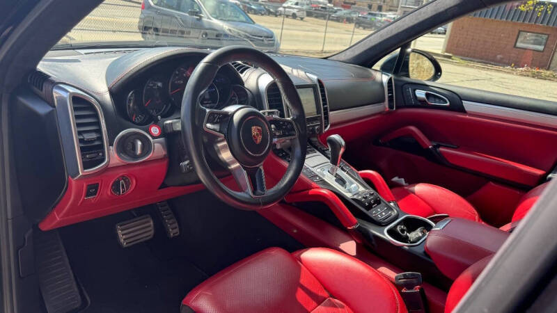 2016 Porsche Cayenne GTS