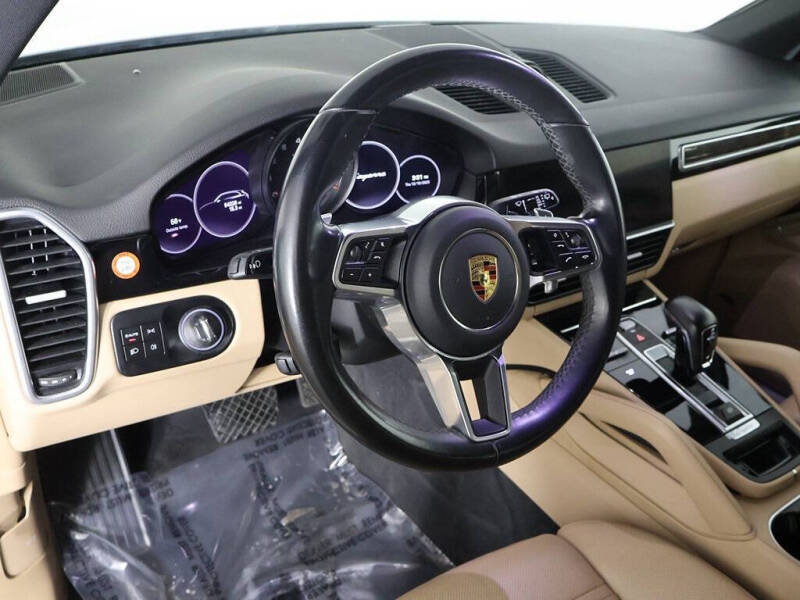 2023 Porsche Cayenne Platinum Edition
