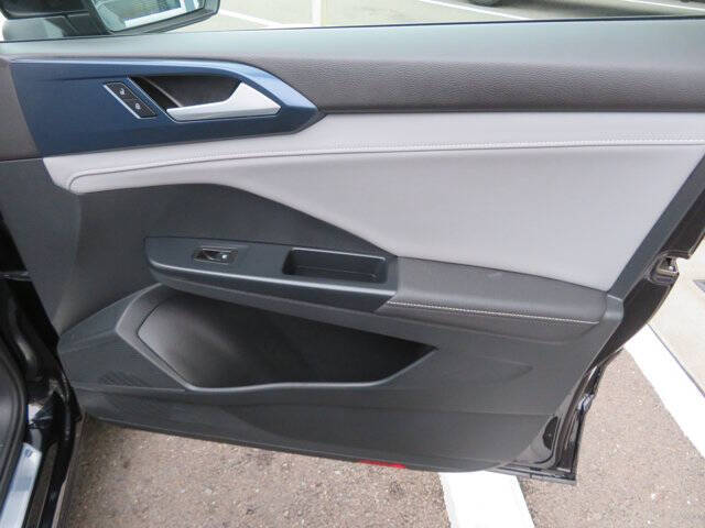 2024 Volkswagen Taos SE 4Motion