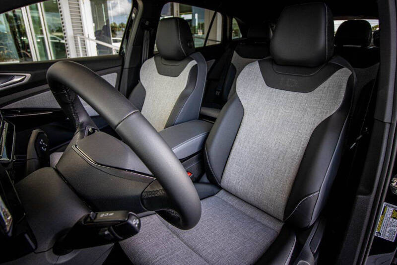 2025 Volkswagen ID.4 Pro