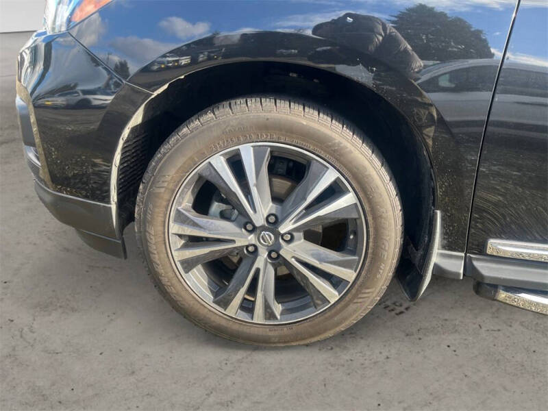 2020 Nissan Pathfinder Platinum