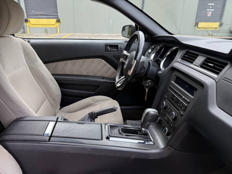 2014 Ford Mustang V6