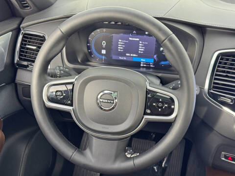 2023 Volvo XC90 Recharge T8 Ultimate Dark Theme