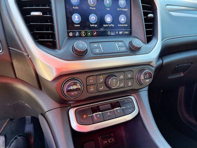 2023 GMC Acadia SLT