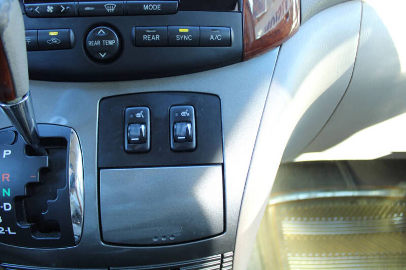 2004 Toyota Sienna XLE Limited 7 Passenger