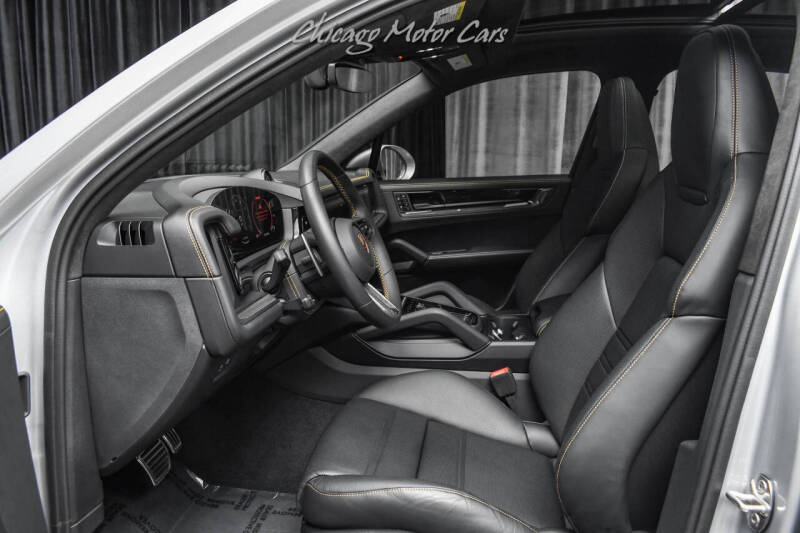 2025 Porsche Cayenne GTS