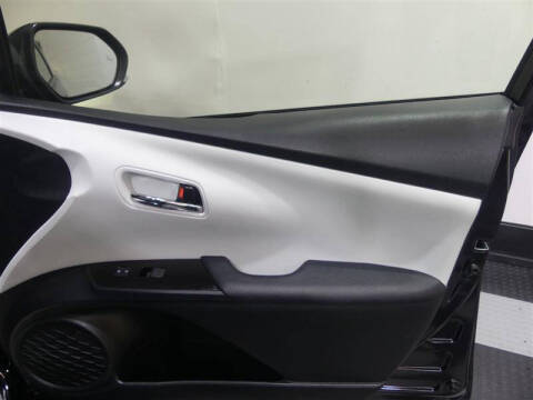 2022 Toyota Prius LE