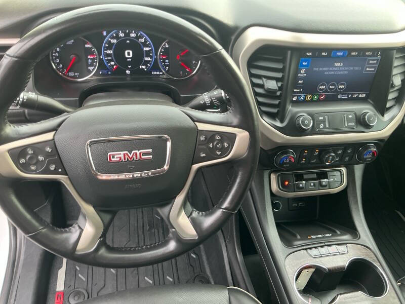 2022 GMC Acadia Denali
