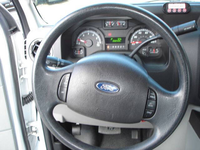 2014 Ford E-Series E-350 SD