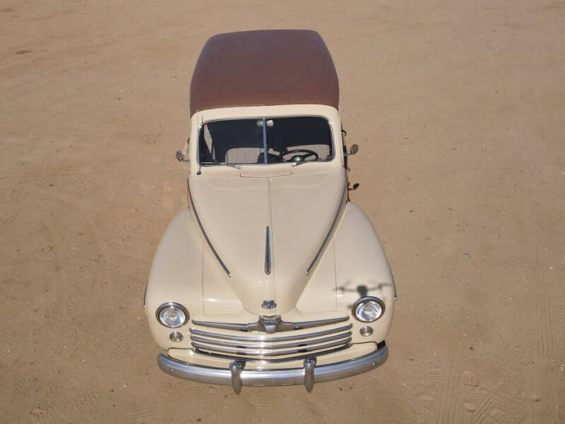 1948 Ford Super Deluxe