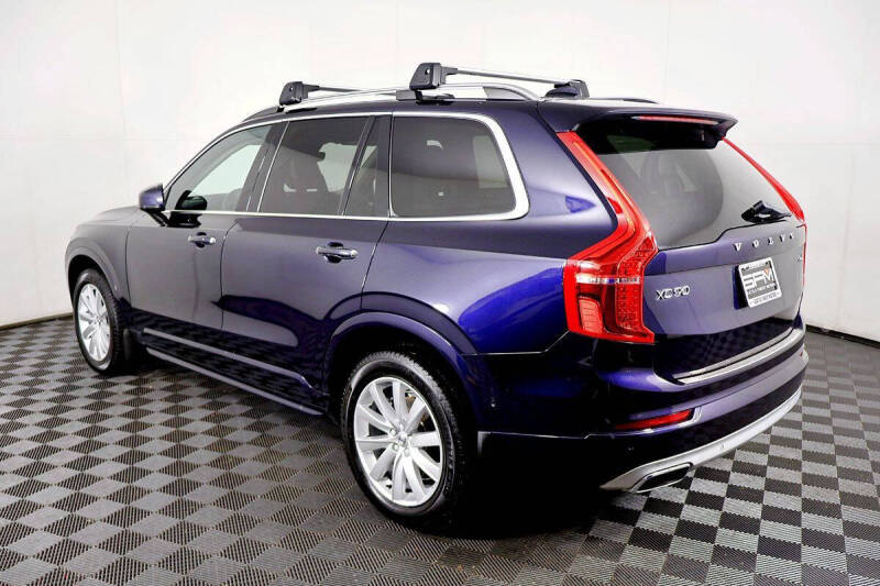 2017 Volvo XC90 T6 Momentum