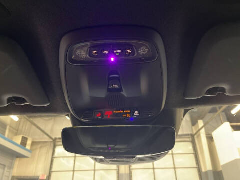 2022 Volvo XC40 T5 R-Design