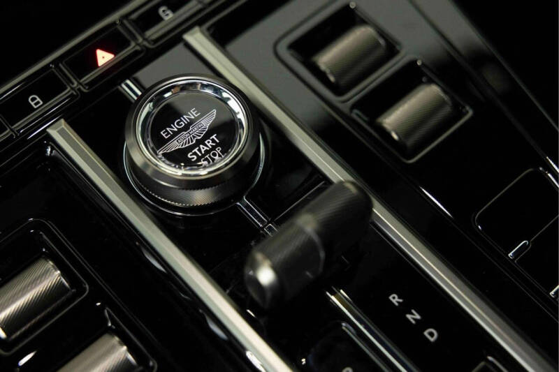 2025 Aston Martin Vantage