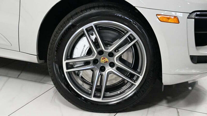 2021 Porsche Macan Turbo