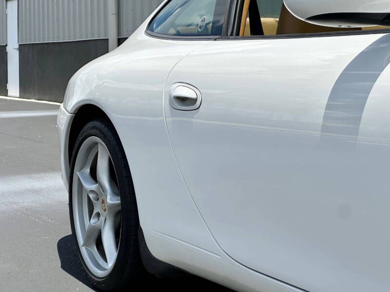 2004 Porsche 911 Carrera