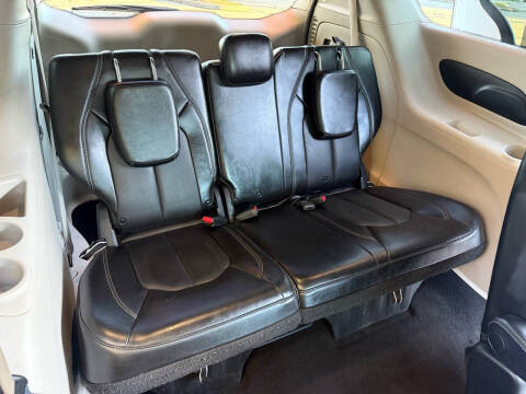 2020 Chrysler Voyager LXi