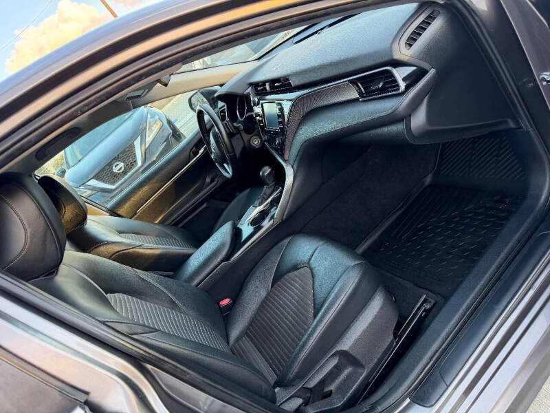 2020 Toyota Camry SE