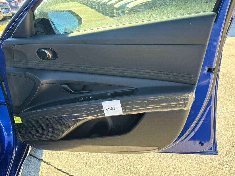 2025 Hyundai Elantra SEL Sport